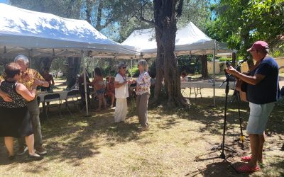 Guitare, paella et bonne humeur à l’Olivaie !